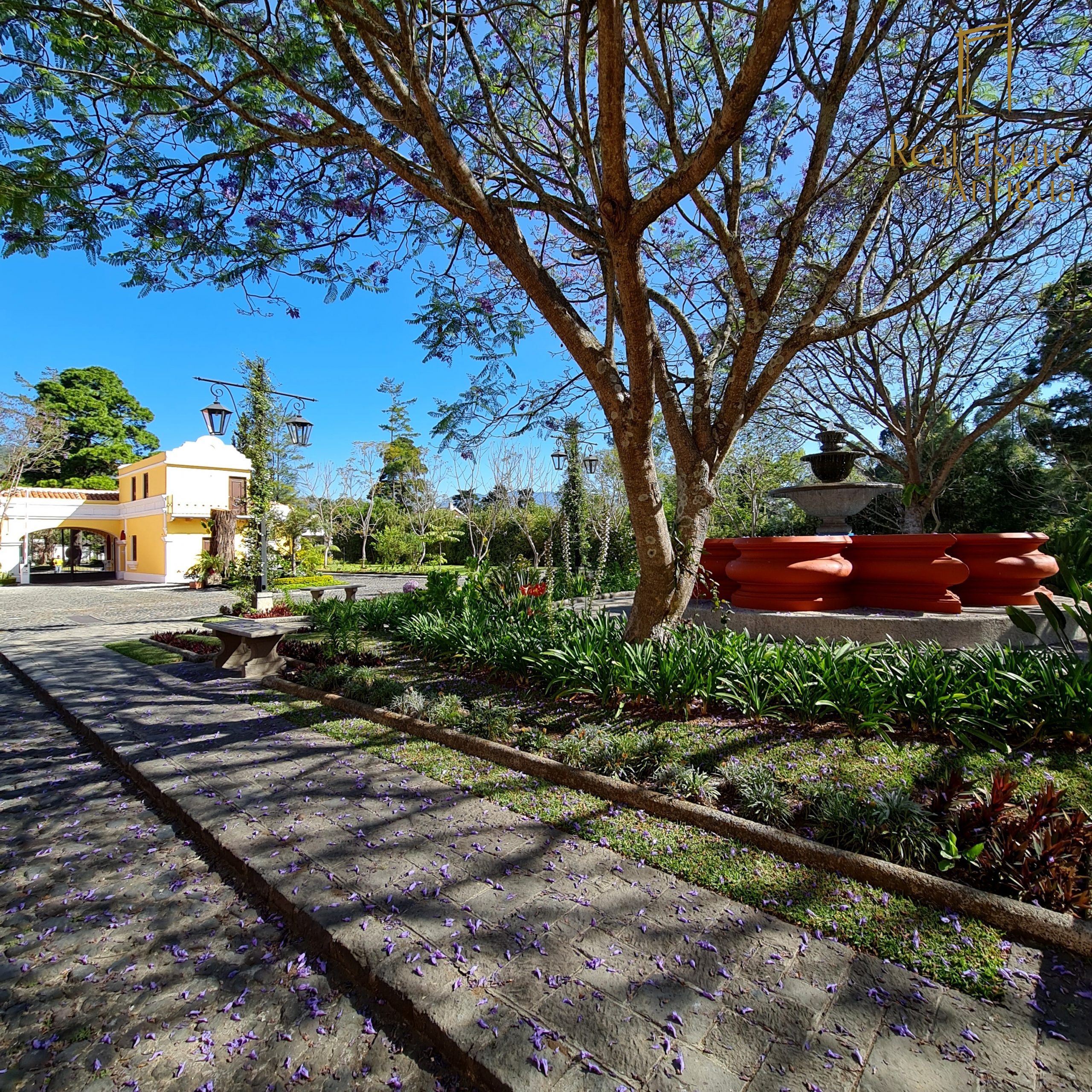 H535 $740,000 BEAUTIFUL HOUSE FOR SALE ONLY 7 MIN FROM LA ANTIGUA GUATEMALA
