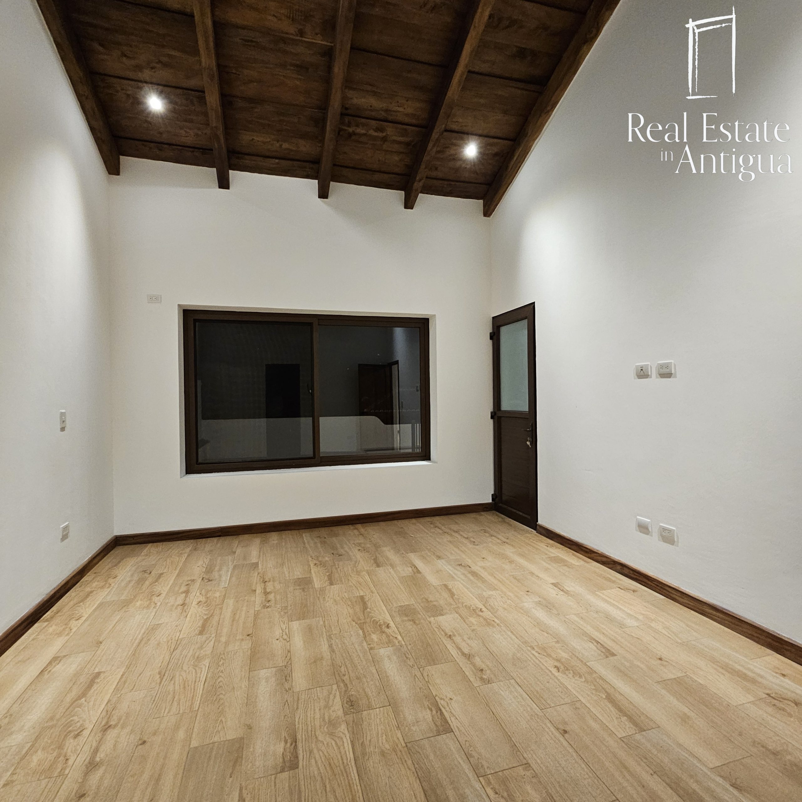 H535 $740,000 BEAUTIFUL HOUSE FOR SALE ONLY 7 MIN FROM LA ANTIGUA GUATEMALA